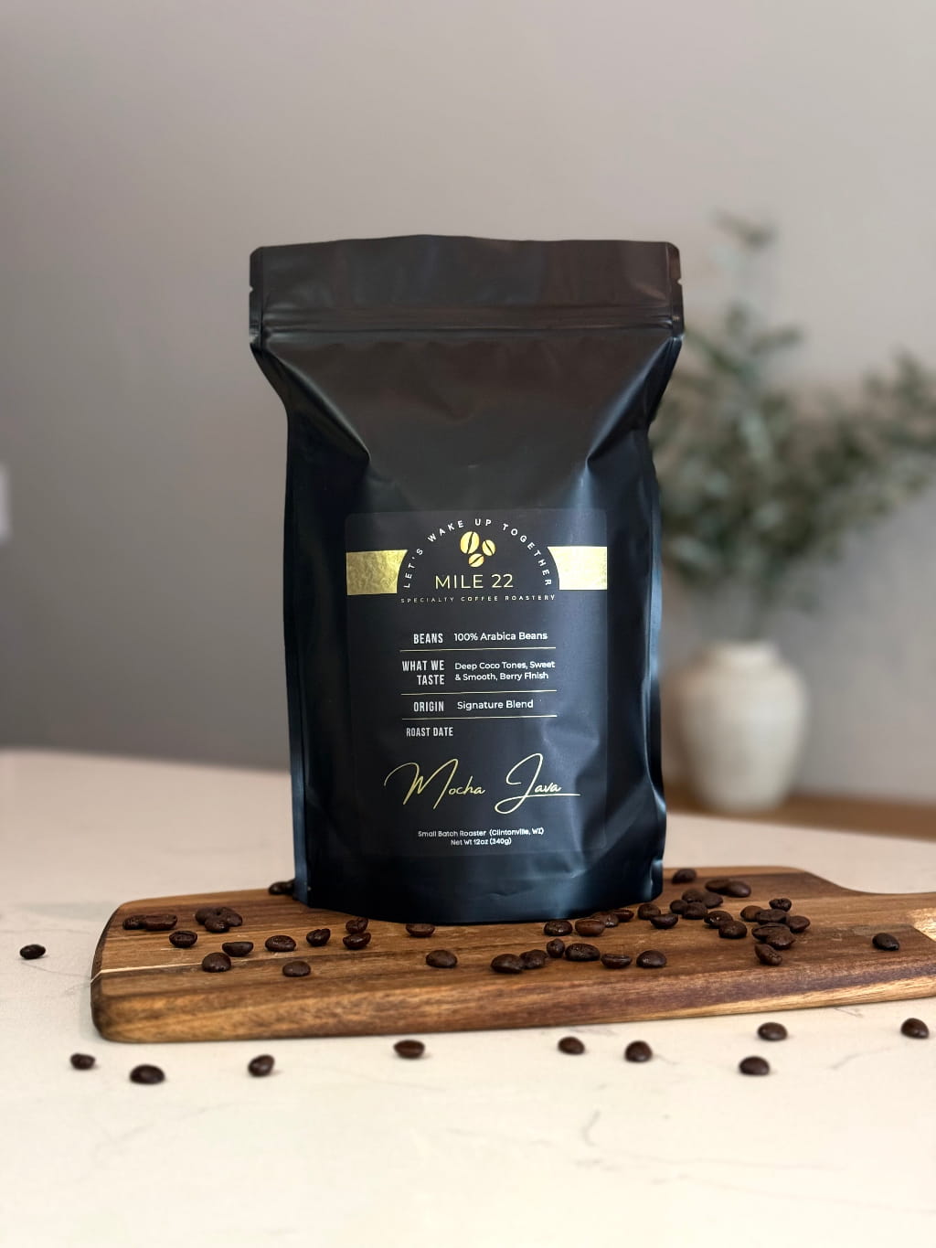 Buy Mocha Java coffee beans online made from 100% Arabica, freshly roasted with deep cocoa, smooth body, and sweet berry finish, perfect for rich flavorful coffee and daily brewing