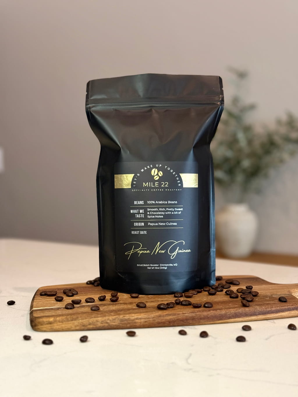 Buy Papua New Guinea coffee beans online made from 100% Arabica, freshly roasted with smooth rich sweetness, chocolate notes, and light spice, perfect for balanced flavorful coffee and daily brewing